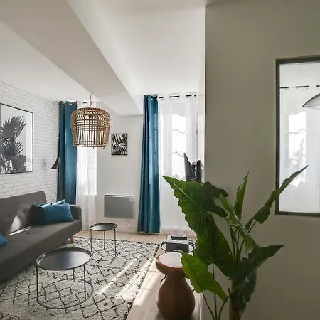 Promenade Bakeries From A Cozy Boho 1 Bedroom Paris