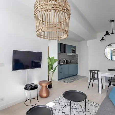 Promenade Bakeries From A Cozy Boho 1 Bedroom * Paris