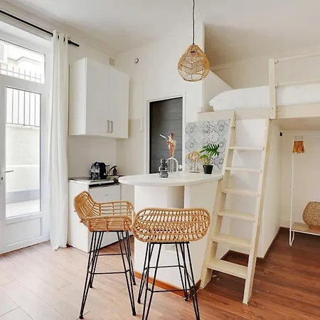 Charming Flat With Terrace In Batignolles - Appartement Parijs