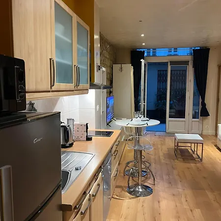 Elysee Concorde 8e Apartment *