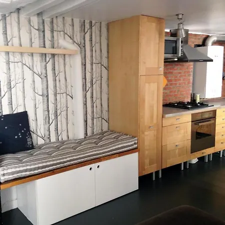 Charming 2-bedroom Duplex Bastille Apartment *