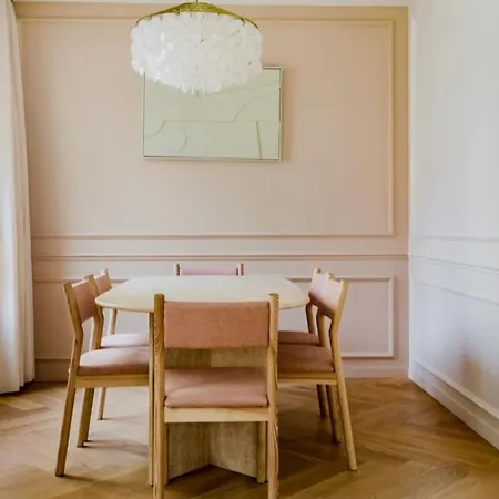 De Trois Apartment