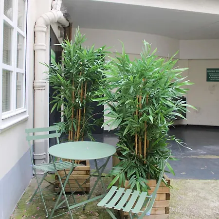 Charming In The Heart Of The 18th Párizs