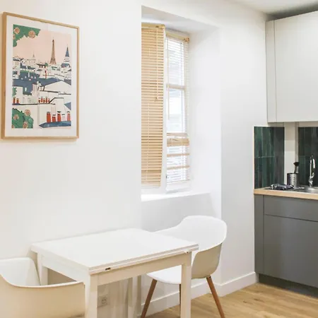 Apartman Charming In The Heart Of The 18th