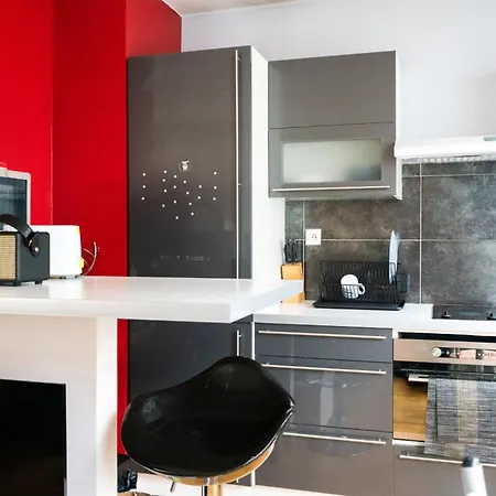 Apartment For 4 Near The Arc De Triomphe Paris