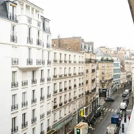 Apartment For 4 Near The Arc De Triomphe
