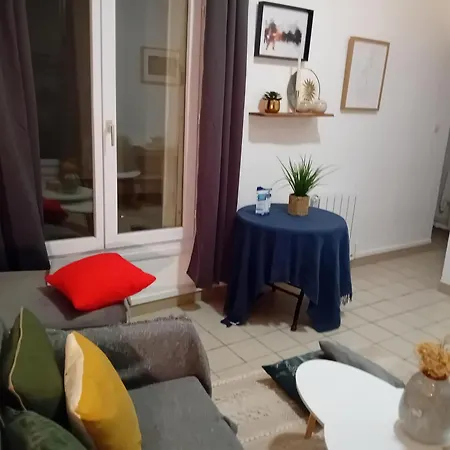 1 Minute Gare Montparnasse ,near To Eiffel Tour And Louvre Meusm,gorgeous Place Apartment *