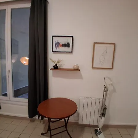 1 Minute Gare Montparnasse ,near To Eiffel Tour And Louvre Meusm,gorgeous Place Paris