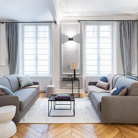 Apartment King Size Beds - Zen Monceau Paris