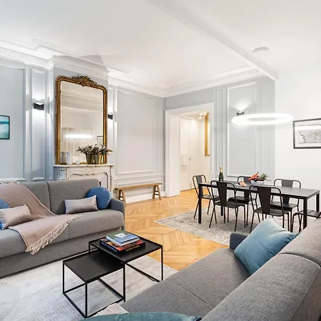King Size Beds - Zen Monceau Apartment Paris