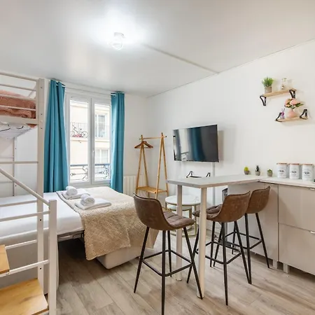 Deal! Modern In Vibrant Area Only 5 Minutes By Walk To Metro - Location Apartment Paris
