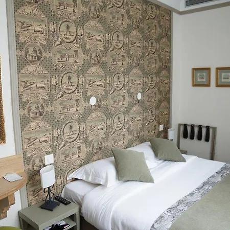Foch 4* Paris