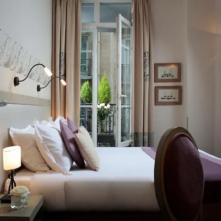Foch Hotell 4*