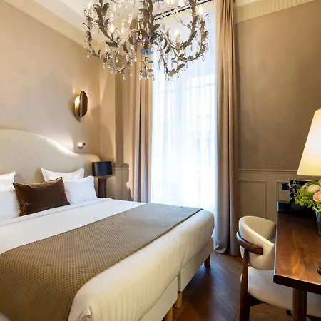 Foch Hotell 4*