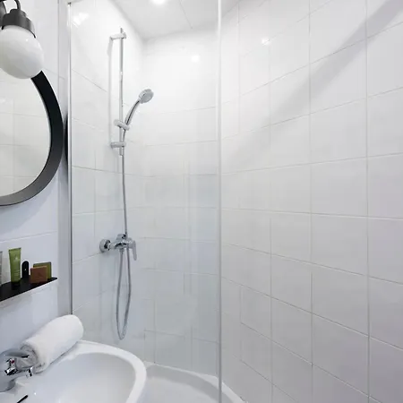 Lennon By Avalon Gare Du Nord Hotel