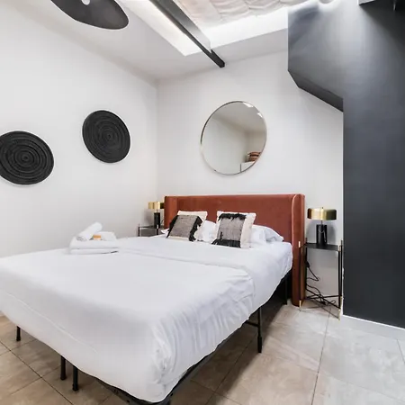 2 Pieces Belleville Refait Neuf 6 Pers - 19 * Paris