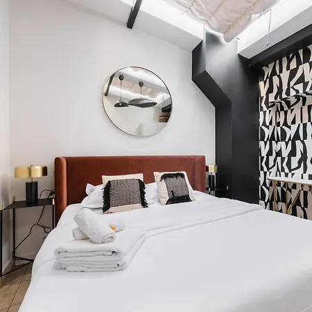 2 Pieces Belleville Refait Neuf 6 Pers - 19 * Paris