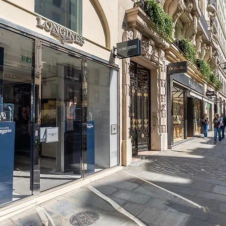 Apartman Lease Mobility L Champs-elysee & Eiffel View L Triplex 2br & Rooftop *