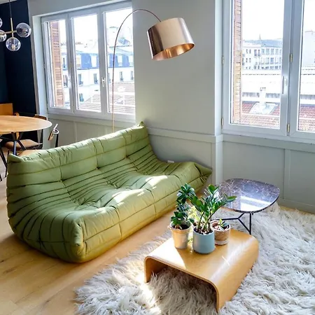 Loft Spirit, 15 Minutes Walk From Eiffel Tower * Parijs