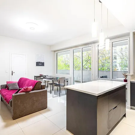 Guestready - Bright Charm With A Terrace Париж