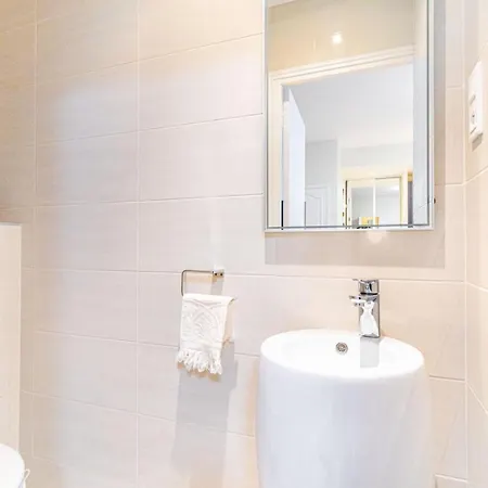 Апартаменты Guestready - Bright Charm With A Terrace Париж