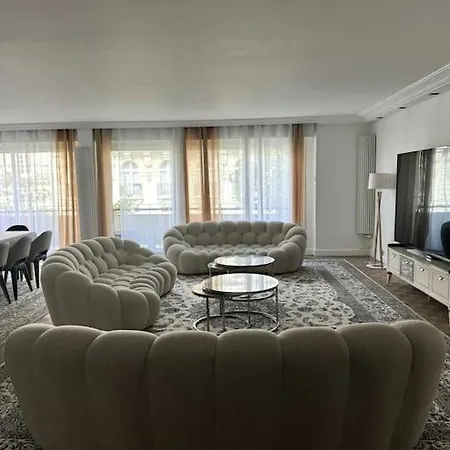 Prestigious - Arc De Triomphe 파리