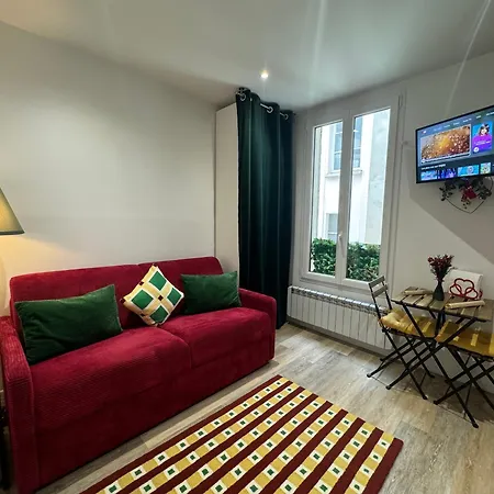 Apartment Amelie Poulain In Heart Of Montmartre Paris