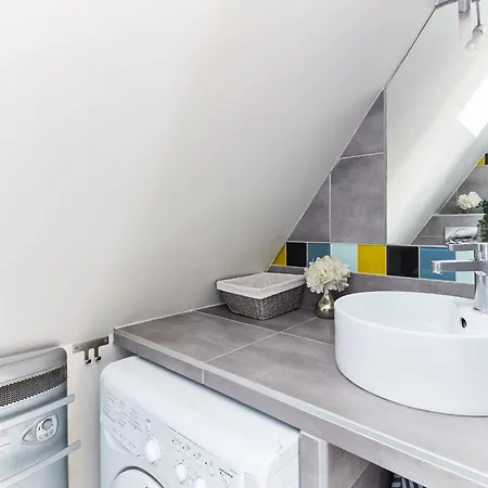 Bnbnova - Place Des Vosges - 1br With Balcony 아파트 파리
