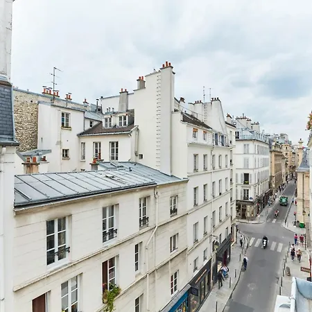 Bnbnova - Place Des Vosges - 1br With Balcony