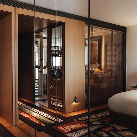 Sax Paris, Lxr & 5* Paris