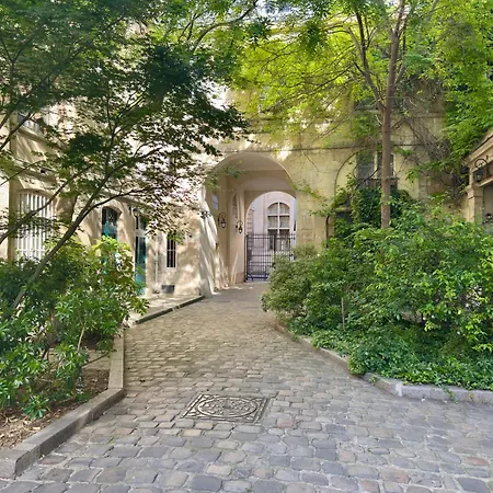 Luxury 2br In Charming Courtyard Le Marais Parigi