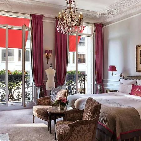Hotel Plaza Athénée - Dorchester Collection Parigi