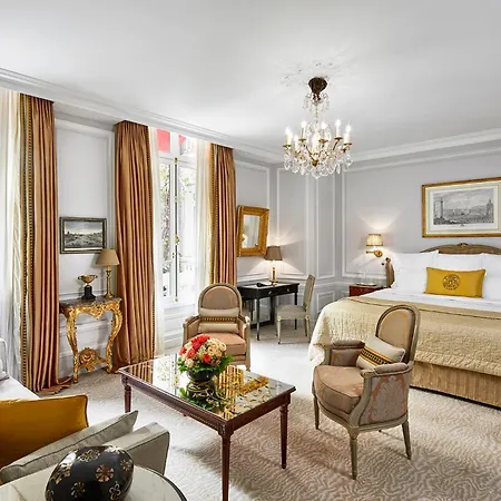 Hotel Plaza Athénée - Dorchester Collection 5*