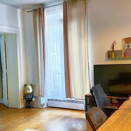 Exquisite Grand Haussmann Close To Lafayette Paris