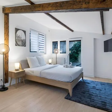 Apartment Superb Duplex Located On Rue Mouffetard Paris