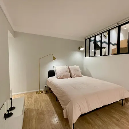 Apartment 4 Guests Moderne Place Breteuil *