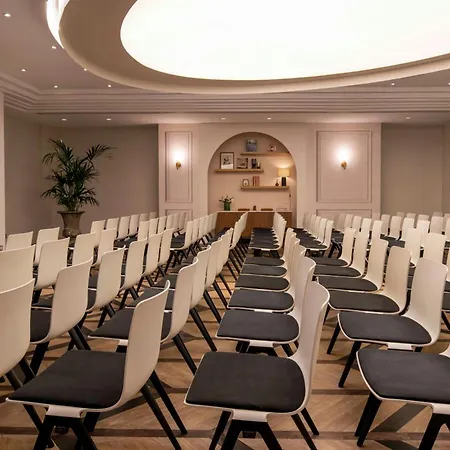 Renaissance Nobel Tour Eiffel Hotel 4*