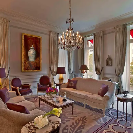 Plaza Athénée - Dorchester Collection 5*