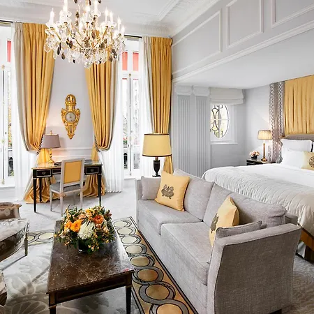 Plaza Athénée - Dorchester Collection Hotel