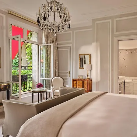 Plaza Athénée - Dorchester Collection 5* Parigi