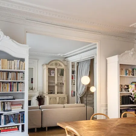 דירה Luxurious 4 Bedroom Next To The Eiffel Tower פריז