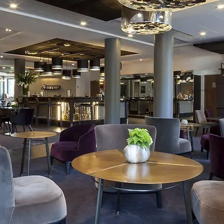 Отель Ac Porte Maillot By Marriott