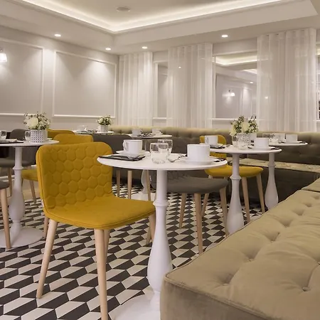 Pastel Hotel