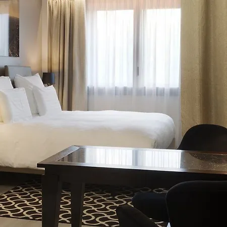 Ac Porte Maillot By Marriott Отель Париж