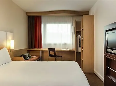Ibis Vaugirard Porte De Versailles Paris