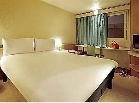 Ibis Vaugirard Porte De Versailles Paris