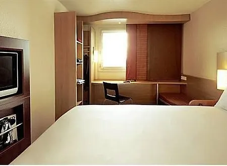 Hotel Ibis Vaugirard Porte De Versailles 3*
