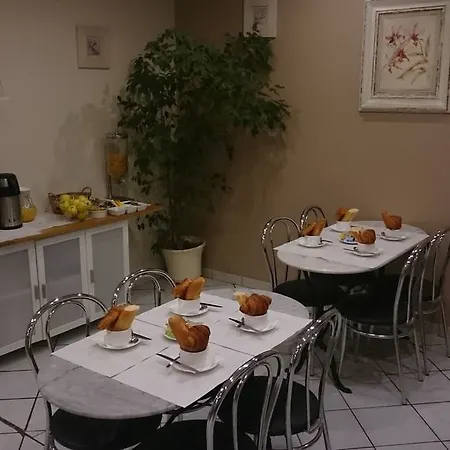 Acacia Hotel