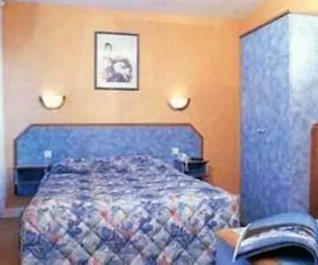 Royal Mansart Hotel 2*