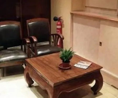 Royal Mansart Hotel 2*